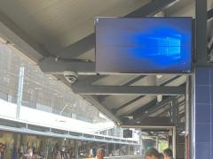 The screens at the train station run on Windows 10.